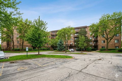 Photo of 700 Wellington Avenue #504, Elk Grove Village, IL 60007 (MLS # 12608207)