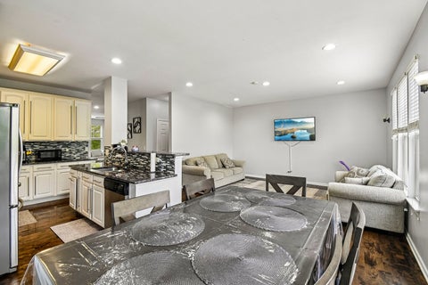 Tiny photo for 5507 Cambridge Way, Hanover Park, IL 60133 (MLS # 12675151)