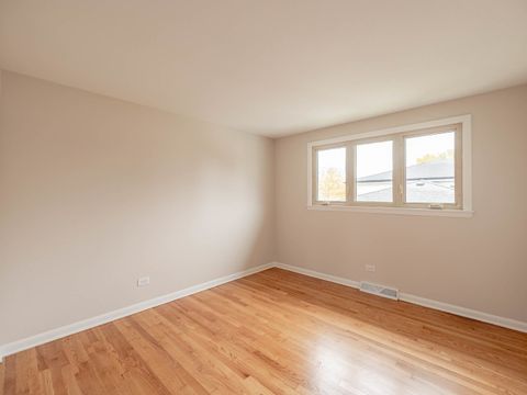 Tiny photo for Oak Lawn, IL 60453 (MLS # 12511710)