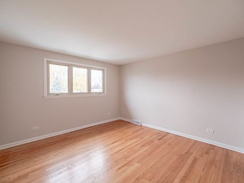 Tiny photo for Oak Lawn, IL 60453 (MLS # 12511710)
