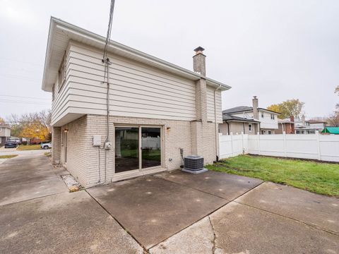 Tiny photo for Oak Lawn, IL 60453 (MLS # 12511710)