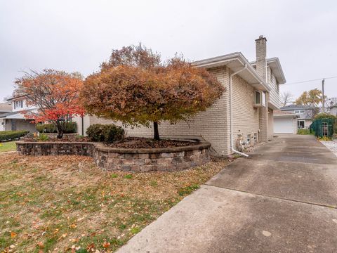 Photo of Oak Lawn, IL 60453 (MLS # 12511710)