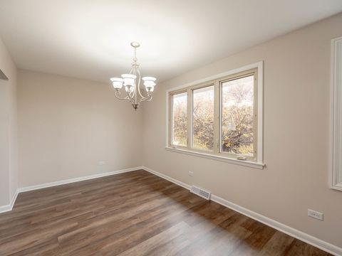 Tiny photo for Oak Lawn, IL 60453 (MLS # 12511710)