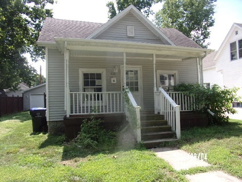 Photo of 810 W Mill Street, Bloomington, IL 61701 (MLS # 12744862)