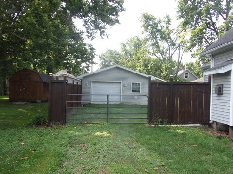 Tiny photo for 810 W Mill Street, Bloomington, IL 61701 (MLS # 12744862)