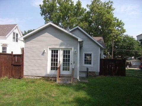 Tiny photo for 810 W Mill Street, Bloomington, IL 61701 (MLS # 12744862)