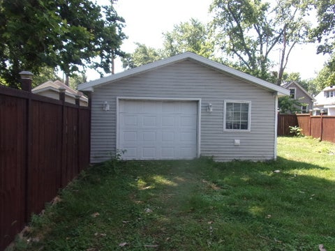 Tiny photo for 810 W Mill Street, Bloomington, IL 61701 (MLS # 12744862)