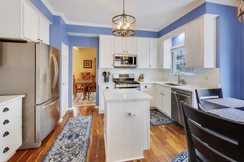 Tiny photo for 801 Dunhill Court, Gurnee, IL 60031 (MLS # 12594691)