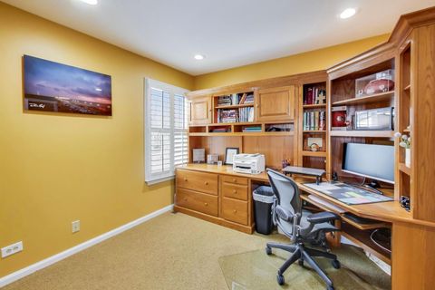 Tiny photo for 801 Dunhill Court, Gurnee, IL 60031 (MLS # 12594691)