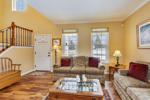 Tiny photo for 801 Dunhill Court, Gurnee, IL 60031 (MLS # 12594691)