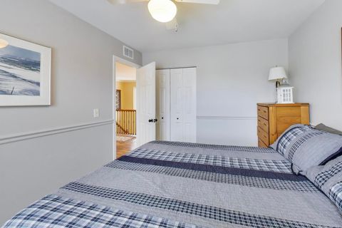 Tiny photo for 801 Dunhill Court, Gurnee, IL 60031 (MLS # 12594691)