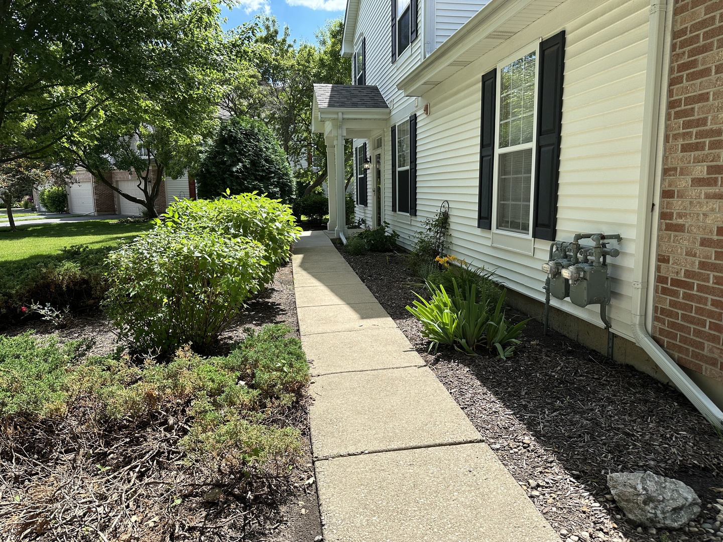 878 Stuarts Drive 878