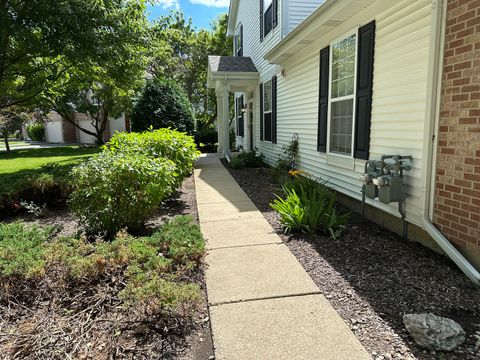 Tiny photo for 878 Stuarts Drive #878, St. Charles, IL 60174 (MLS # 12682559)