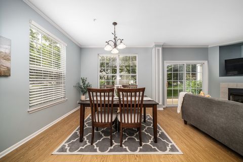 Tiny photo for 878 Stuarts Drive #878, St. Charles, IL 60174 (MLS # 12682559)