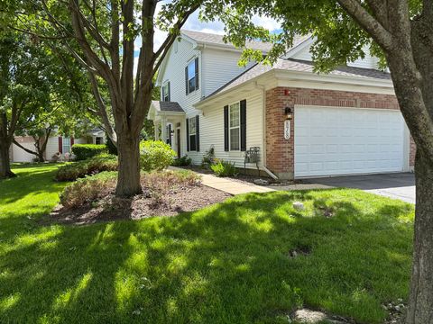 Photo of 878 Stuarts Drive #878, St. Charles, IL 60174 (MLS # 12682559)