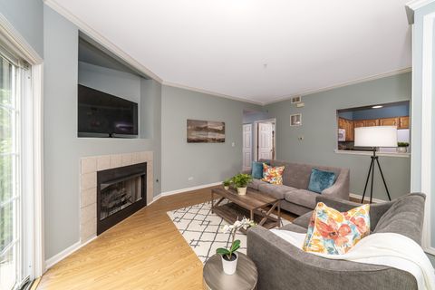 Tiny photo for 878 Stuarts Drive #878, St. Charles, IL 60174 (MLS # 12682559)