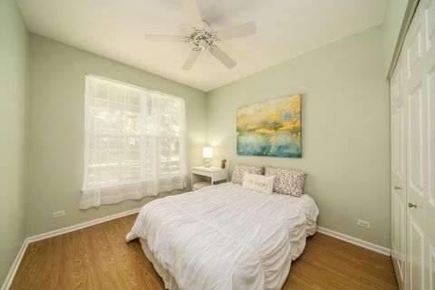 Tiny photo for 878 Stuarts Drive #878, St. Charles, IL 60174 (MLS # 12682559)