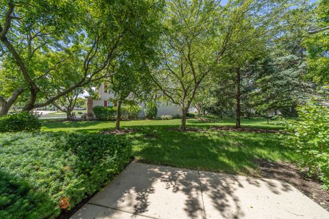 Tiny photo for 878 Stuarts Drive #878, St. Charles, IL 60174 (MLS # 12682559)