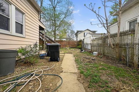 Tiny photo for 1003 N Lee Street, Bloomington, IL 61701 (MLS # 12619307)