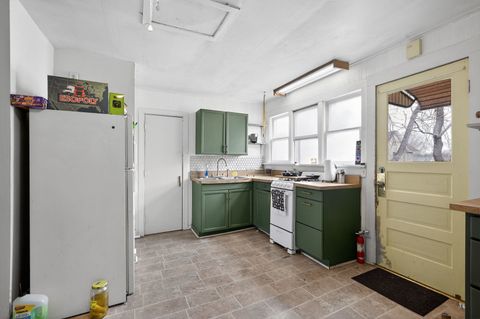 Tiny photo for 1003 N Lee Street, Bloomington, IL 61701 (MLS # 12619307)