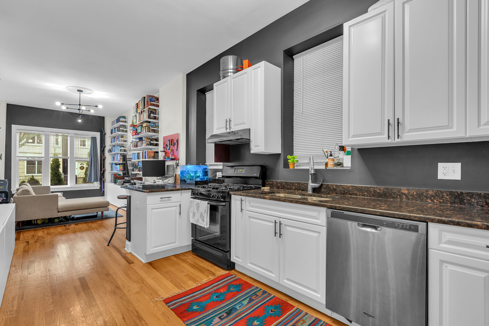 2717 W Evergreen Avenue 1N