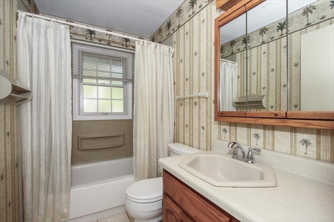 Tiny photo for 70 Avon Road, Elk Grove Village, IL 60007 (MLS # 12782931)