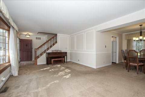 Tiny photo for 70 Avon Road, Elk Grove Village, IL 60007 (MLS # 12782931)