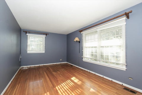 Tiny photo for 70 Avon Road, Elk Grove Village, IL 60007 (MLS # 12782931)