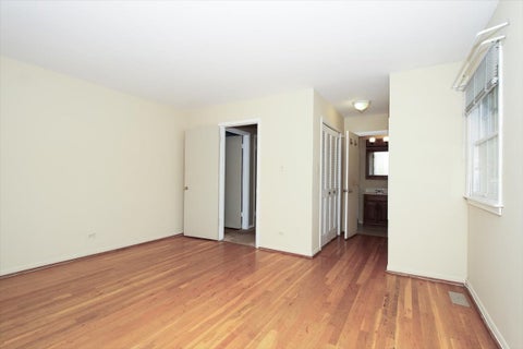Tiny photo for 70 Avon Road, Elk Grove Village, IL 60007 (MLS # 12782931)