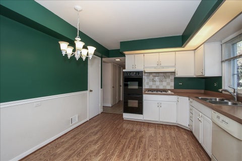 Tiny photo for 70 Avon Road, Elk Grove Village, IL 60007 (MLS # 12782931)