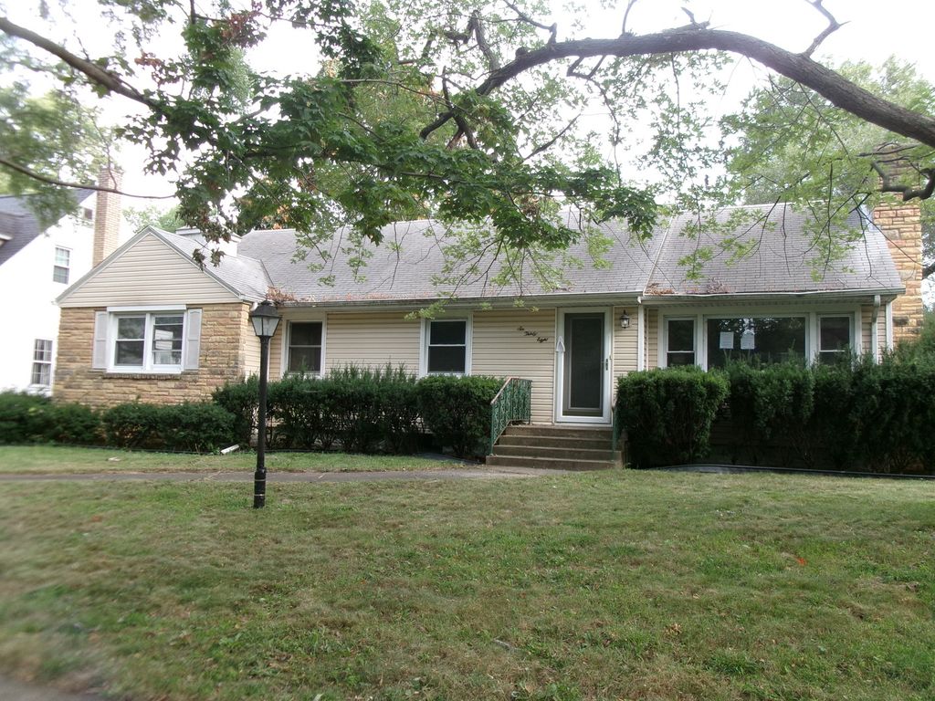 Photo for 638 Pearl Street, Ottawa, IL 61350 (MLS # 12483759)