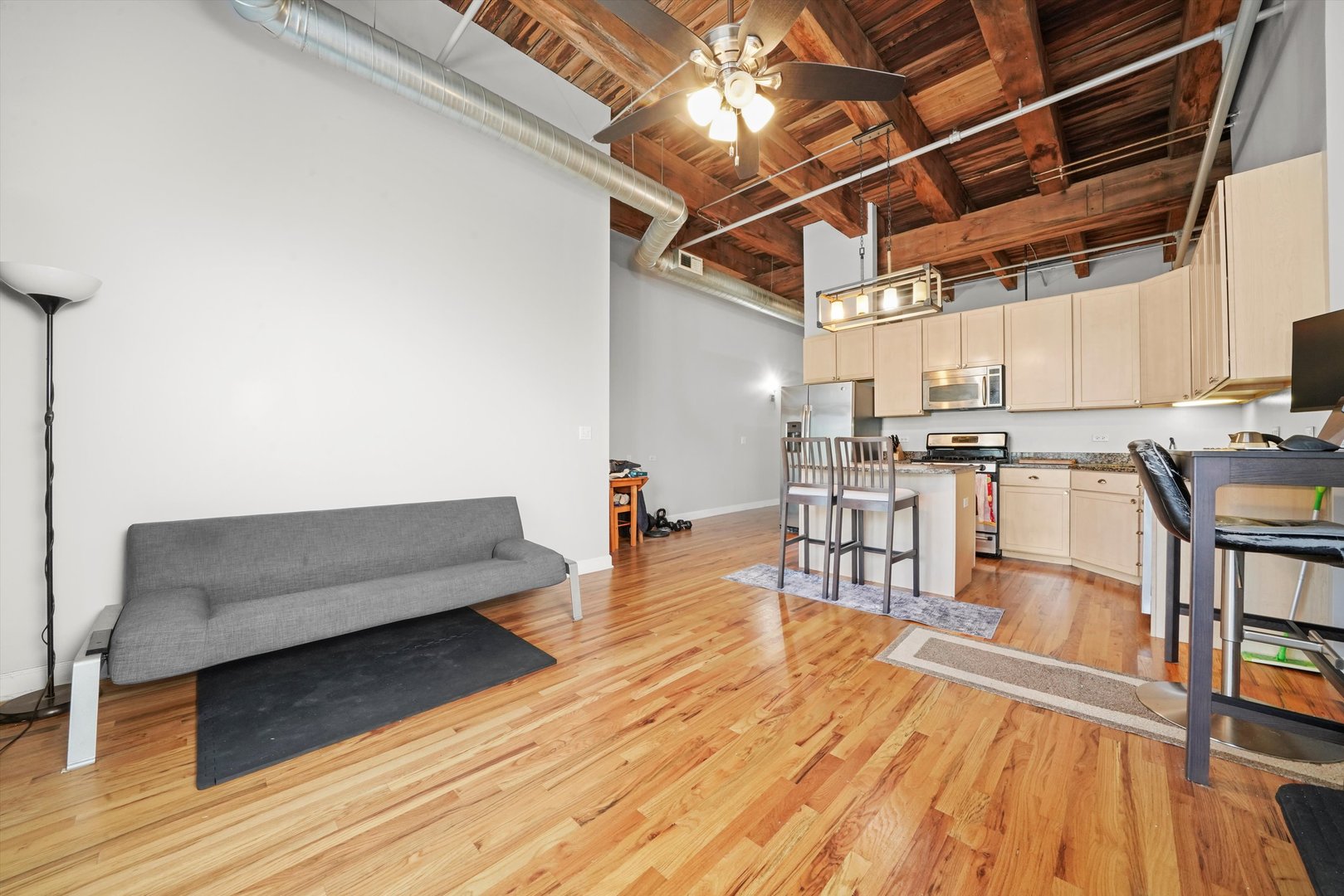 824 W Superior Street 303