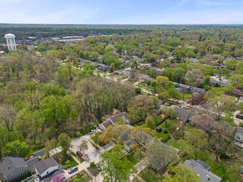 Tiny photo for 176 Hillcrest Avenue, Glen Ellyn, IL 60137 (MLS # 12698743)