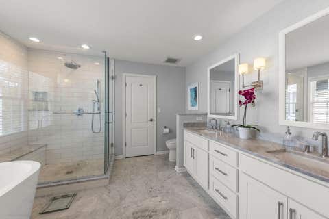 Tiny photo for 176 Hillcrest Avenue, Glen Ellyn, IL 60137 (MLS # 12698743)