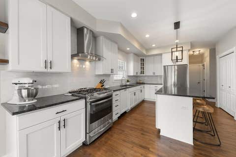 Tiny photo for 176 Hillcrest Avenue, Glen Ellyn, IL 60137 (MLS # 12698743)