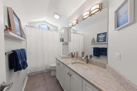 Tiny photo for 176 Hillcrest Avenue, Glen Ellyn, IL 60137 (MLS # 12698743)