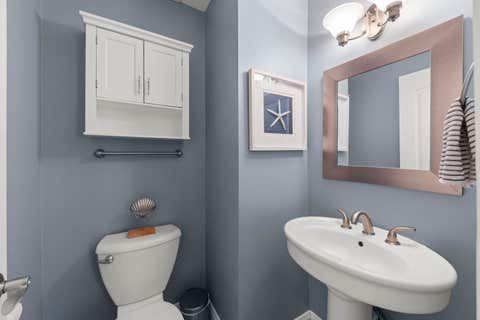Tiny photo for 176 Hillcrest Avenue, Glen Ellyn, IL 60137 (MLS # 12698743)