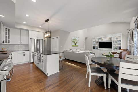 Tiny photo for 176 Hillcrest Avenue, Glen Ellyn, IL 60137 (MLS # 12698743)