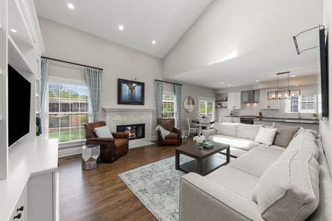 Tiny photo for 176 Hillcrest Avenue, Glen Ellyn, IL 60137 (MLS # 12698743)