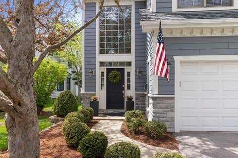 Tiny photo for 176 Hillcrest Avenue, Glen Ellyn, IL 60137 (MLS # 12698743)