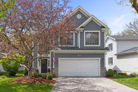 Photo of 176 Hillcrest Avenue, Glen Ellyn, IL 60137 (MLS # 12698743)