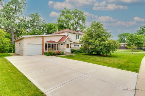 Photo of 908 Dell Road, Northbrook, IL 60062 (MLS # 12420956)