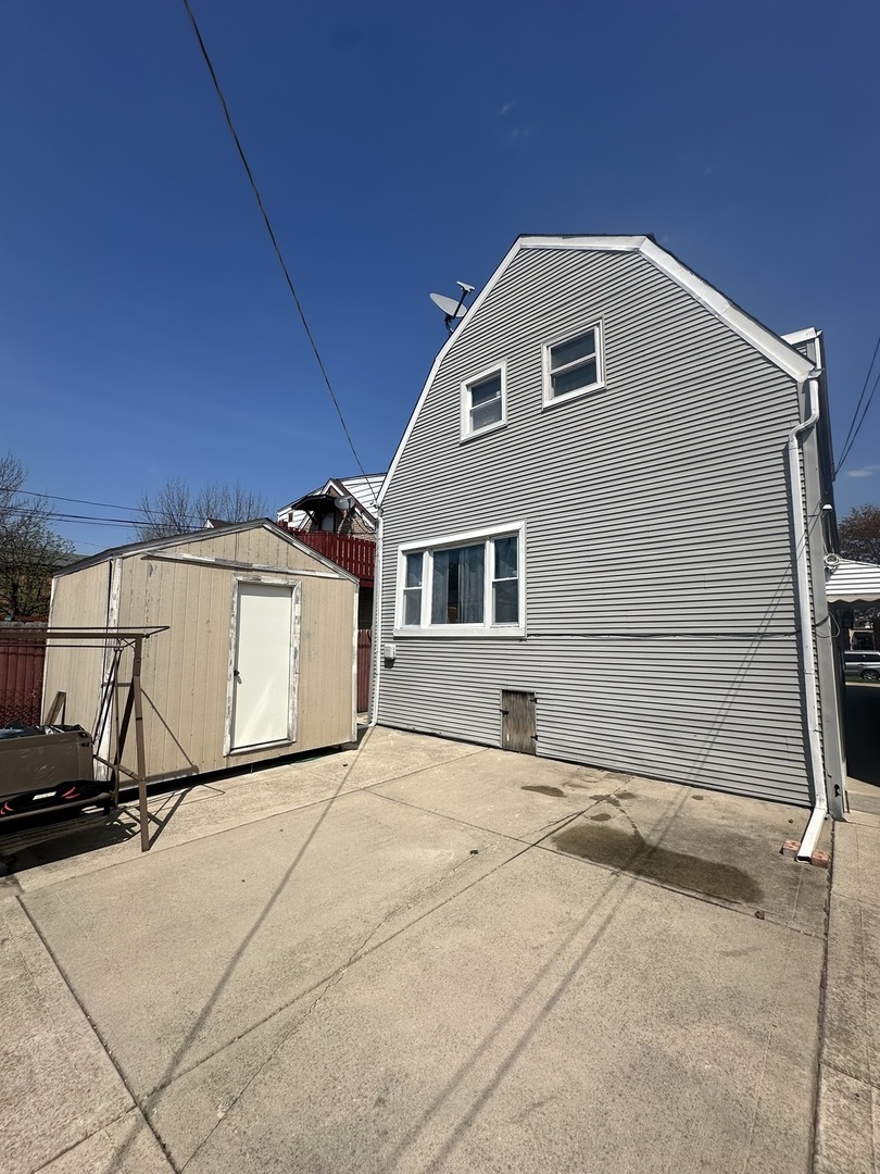 6006 S Komensky Avenue