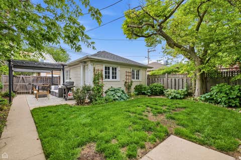 Tiny photo for 5822 N Sacramento Avenue, Chicago, IL 60659 (MLS # 12654689)