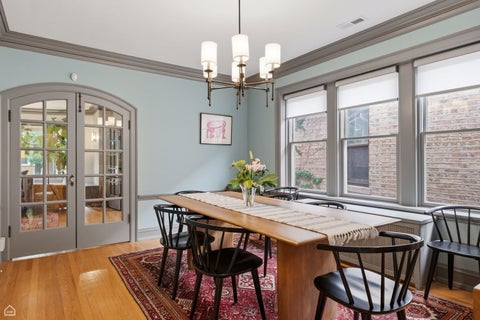 Tiny photo for 5822 N Sacramento Avenue, Chicago, IL 60659 (MLS # 12654689)