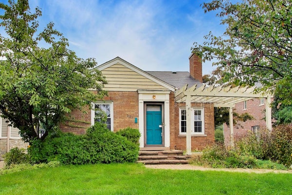 301 N CLINTON AVE, ELMHURST, IL 60126 - Image bca5b4ec0988dbf28fb000bc3a88c2ab/723747495