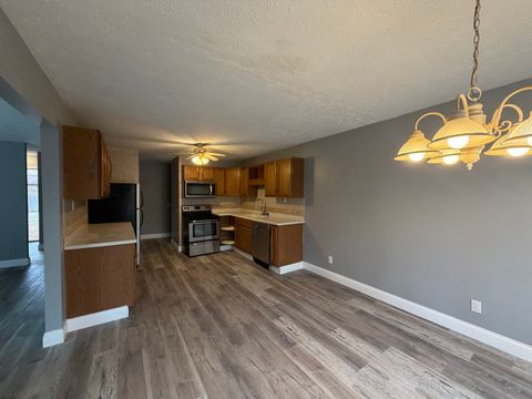 Tiny photo for 2 Hickory Lane, Metropolis, IL 62960 (MLS # 12539892)