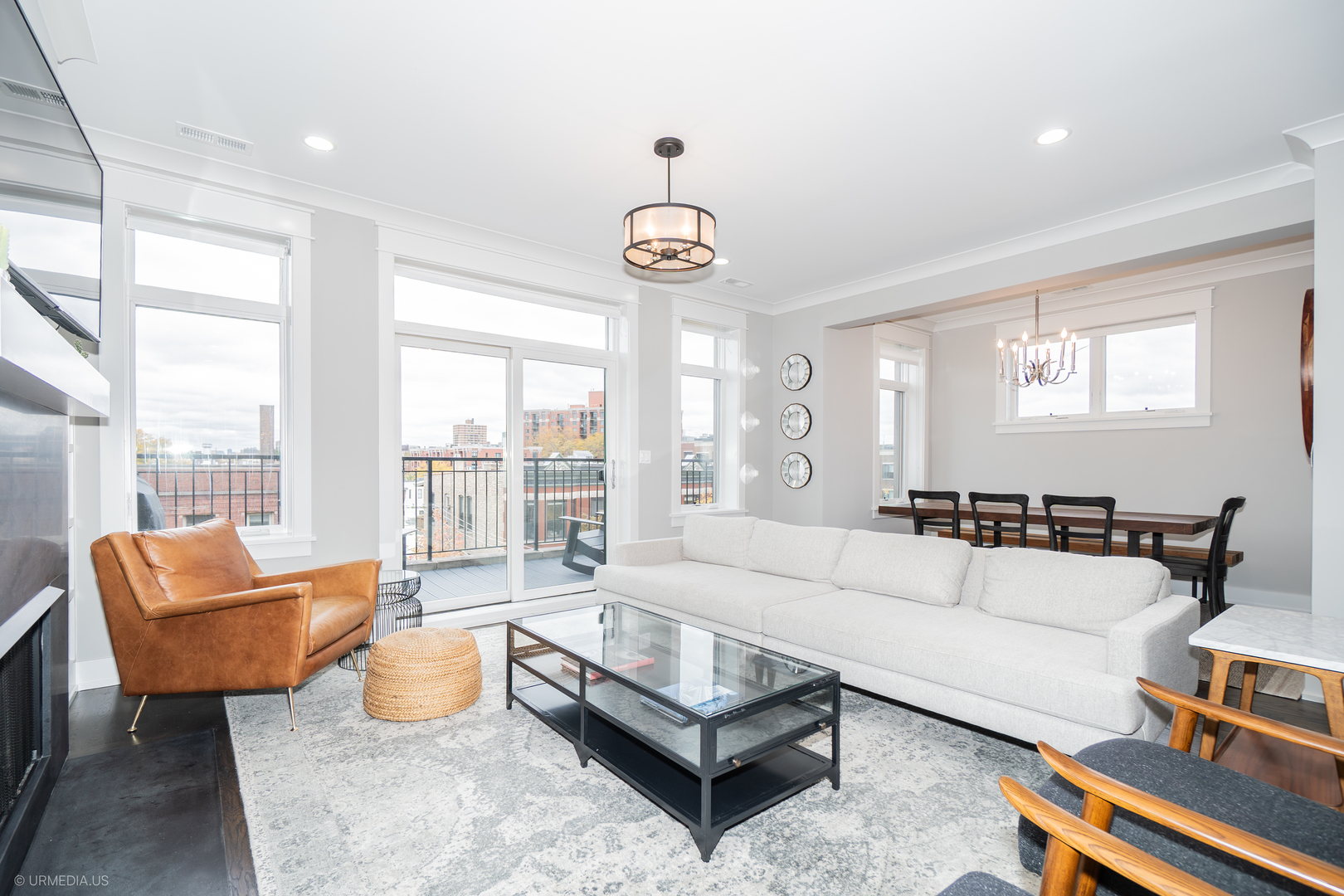 744 W Buckingham Place 4