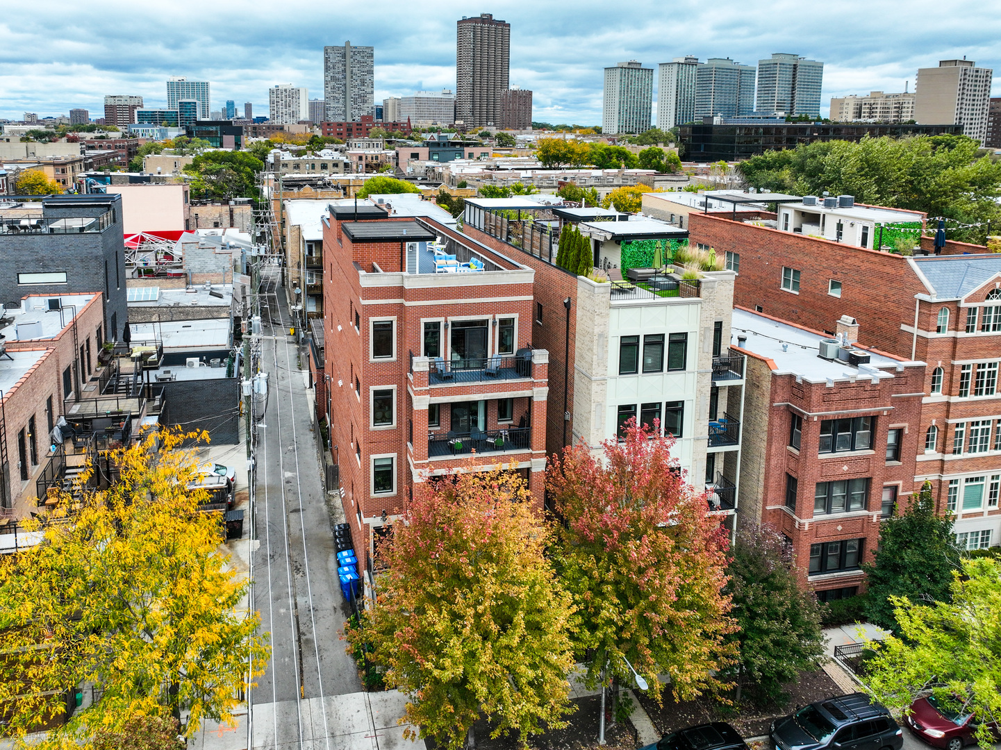 744 W Buckingham Place 4