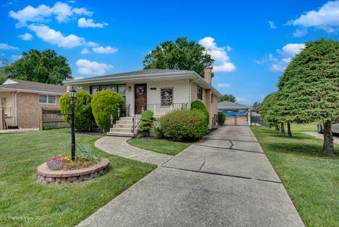 Tiny photo for 9020 Nashville Avenue, Oak Lawn, IL 60453 (MLS # 12698851)